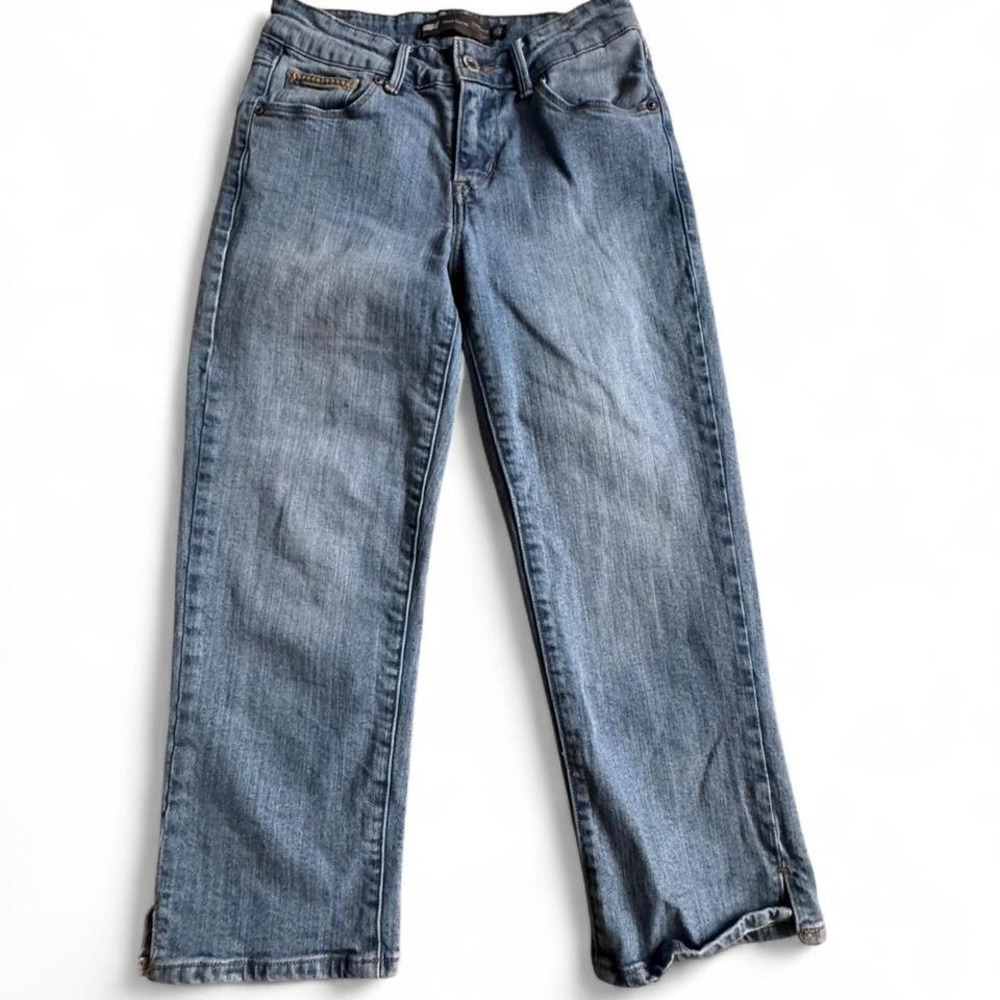 Levi Denim Capris w/ brown stitching